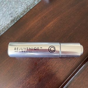 Monat Rejuvenique oil